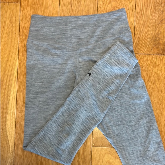 EUC Nike Heathered Gray dry fit Leggings - Picture 4 of 5